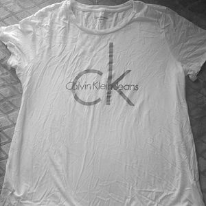 White Calvin Klein T-shirt